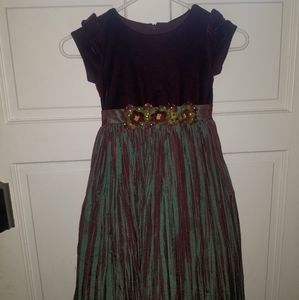 Girl's beautiful dress